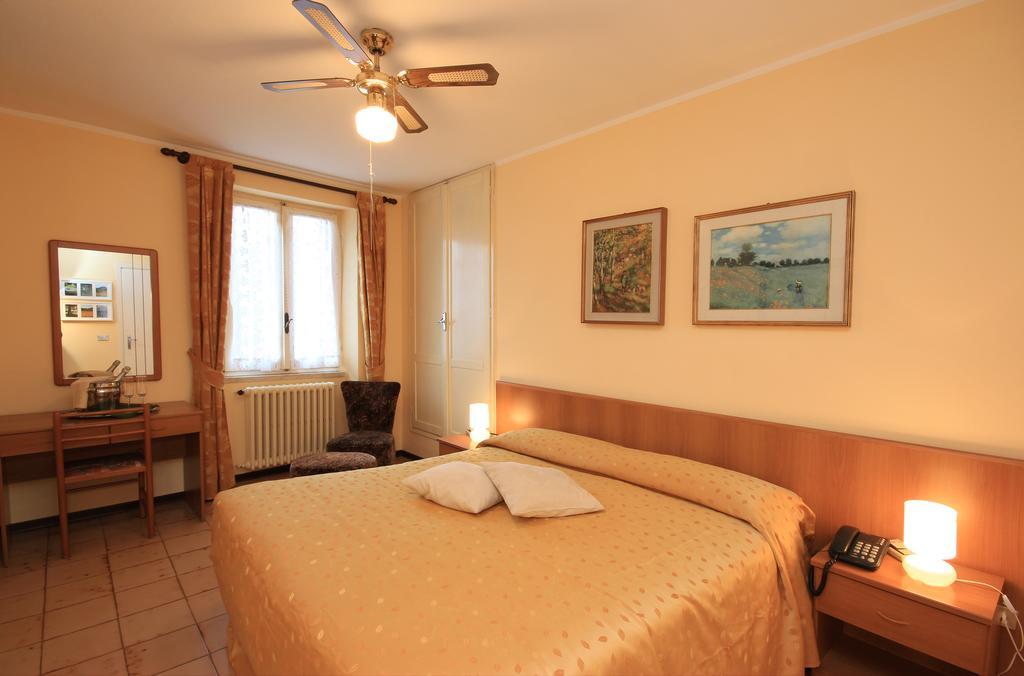 Hotel Colomber Gardone Riviera Exterior foto